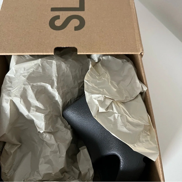 Yeezy Kids Black Slides by Adidas size 13 - Picture 6 of 7